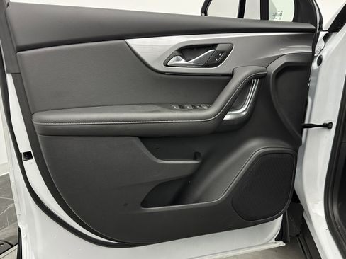 Used 2025 Chevrolet Blazer LT image 10