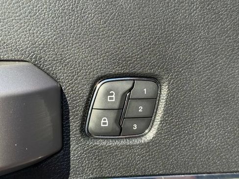 Used 2019 Ford F250 Lariat w/ Chrome Package AWD/4WD image 13