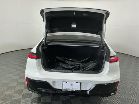 Certified 2024 BMW i7 xDrive60 w/ Executive Package image 5