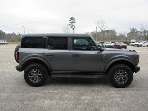 New 2025 Ford Bronco Badlands image 6