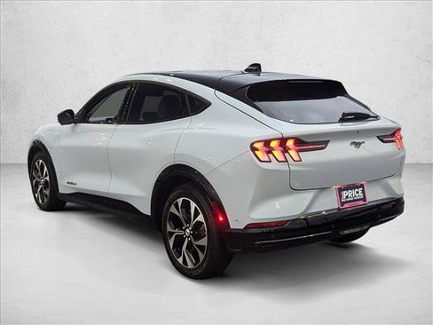 Used 2022 Ford Mustang Mach-E Premium image 8