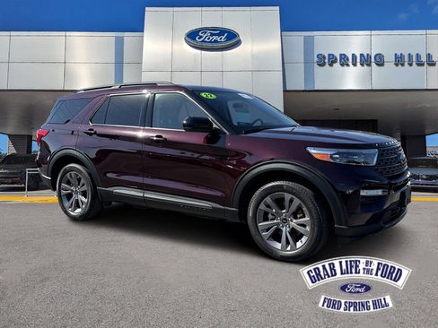Certified 2022 Ford Explorer XLT w/ Equipment Group 202A AWD/4WD image 1