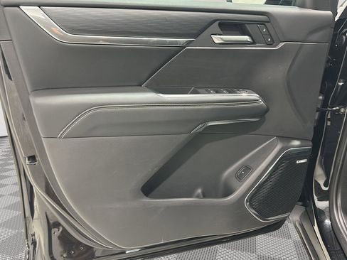 Used 2025 GMC Acadia Elevation w/ Elevation Premium Package image 20