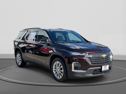 Used 2022 Chevrolet Traverse LT image 4