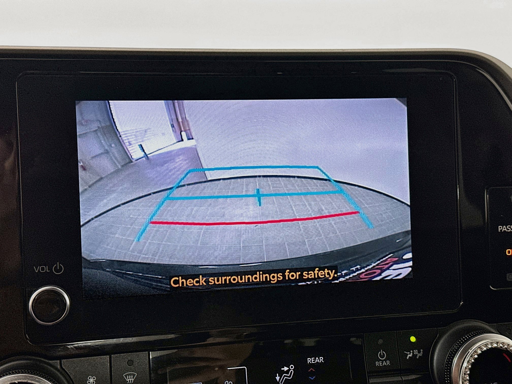 Used 2023 Toyota Highlander XLE AWD/4WD image 13