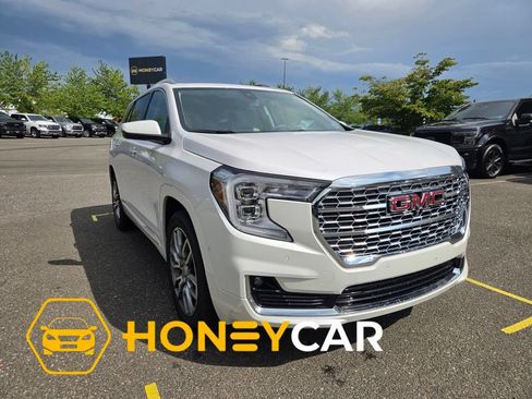 Used 2024 GMC Terrain Denali w/ Denali Premium Package AWD/4WD image 1