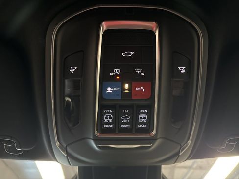 New 2026 Jeep Cherokee Limited image 24