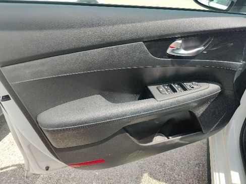 Used 2023 Kia Forte GT-Line w/ GT-Line Technology Package FWD image 17