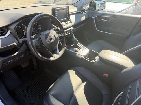 Used 2022 Toyota RAV4 XLE Premium AWD/4WD image 12
