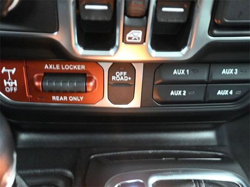 Used 2025 Jeep Wrangler Willys image 29