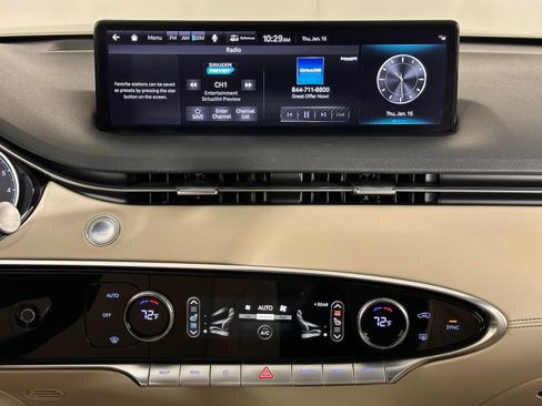 Used 2022 Genesis GV70 2.5T w/ Select Package AWD/4WD image 14
