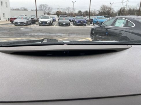 Used 2009 Toyota Camry LE image 18