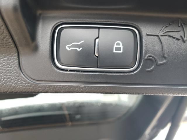 Used 2024 Ford Explorer XLT AWD/4WD image 7