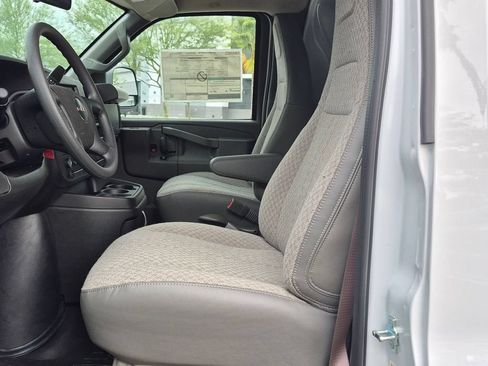 New 2026 GMC Savana 2500 w/ Driver Convenience Package RWD image 21