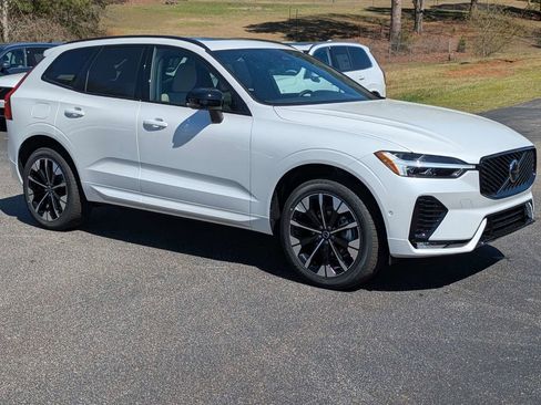 Used 2026 Volvo XC60 B5 Plus w/ Protection Package Premier AWD/4WD image 3
