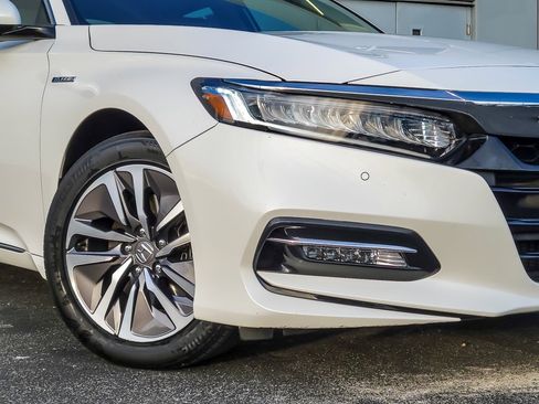 Used 2019 Honda Accord Touring image 3