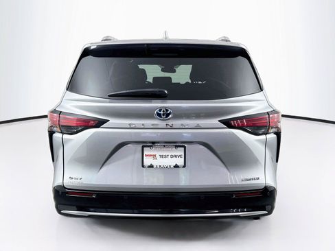 Certified 2025 Toyota Sienna Limited FWD image 12