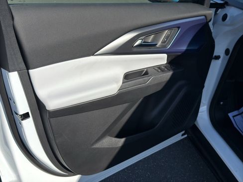 New 2026 Chevrolet Equinox EV LT image 10