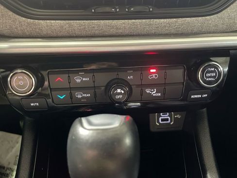 Certified 2024 Jeep Compass Latitude AWD/4WD image 18