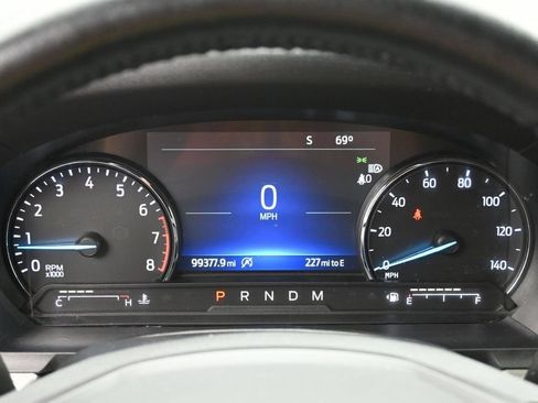 Used 2020 Ford Explorer XLT w/ Equipment Group 202A AWD/4WD image 11