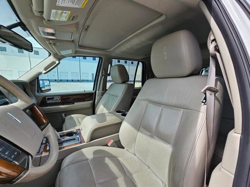 Used 2012 Lincoln Navigator L 2WD image 16