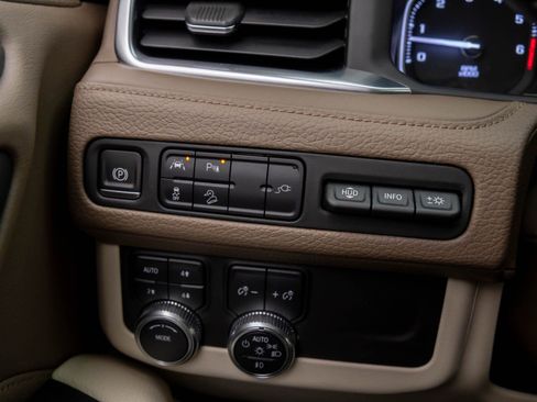 Used 2021 GMC Yukon Denali image 30