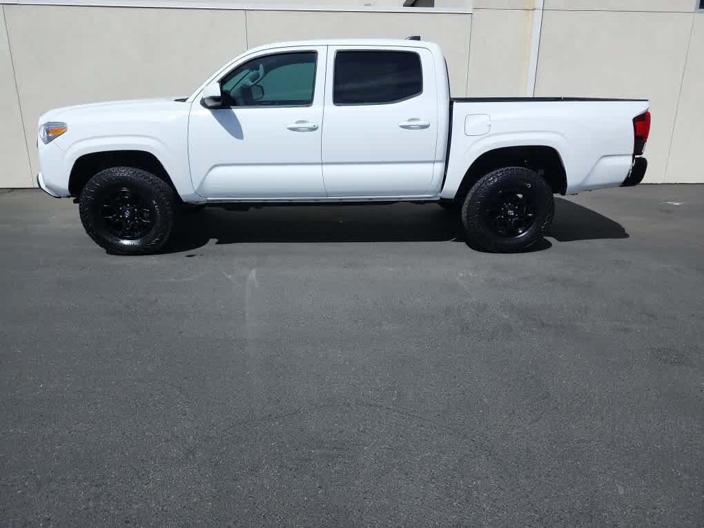 Used 2020 Toyota Tacoma SR AWD/4WD image 4