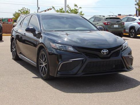 Used 2023 Toyota Camry SE FWD image 9