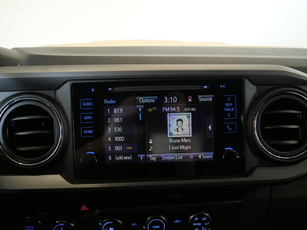 Used 2019 Toyota Tacoma TRD Sport w/ Technology Package AWD/4WD image 21
