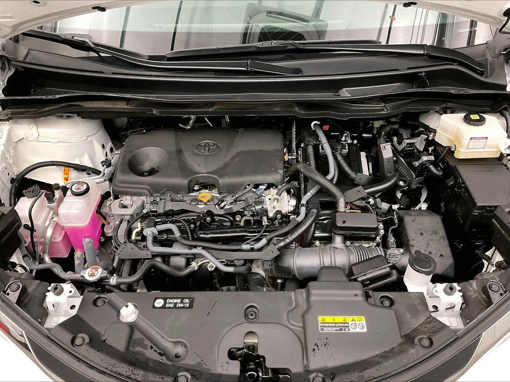 Used 2025 Toyota Sienna LE FWD image 14