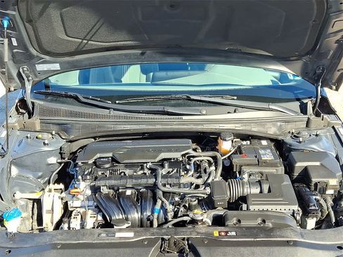 Used 2024 Hyundai Elantra SEL image 30