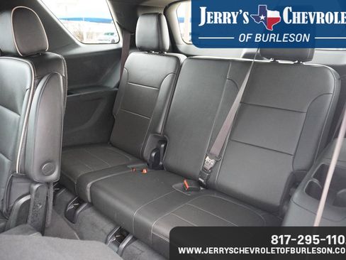 Used 2023 Chevrolet Traverse Premier image 6