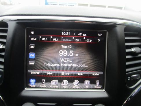 Used 2017 Jeep Grand Cherokee Altitude image 14