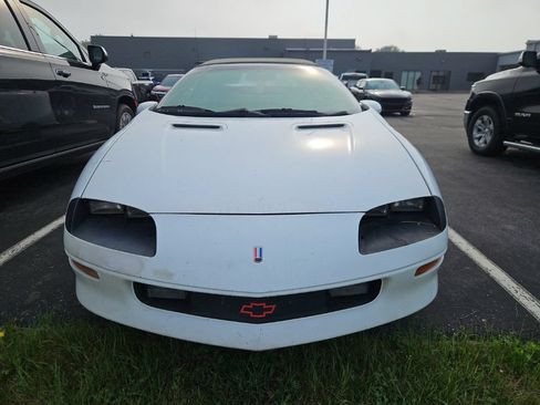 Used 1997 Chevrolet Camaro LT w/ Preferred Equipment Group 2 RWD image 2