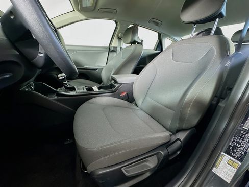 Used 2025 Kia K4 FWD image 13