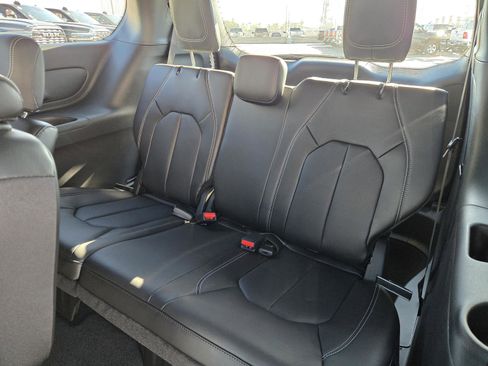 New 2026 Chrysler Pacifica Select image 27