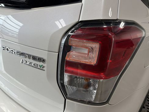 Used 2017 Subaru Forester 2.5i Premium w/ All-Weather Package AWD/4WD image 7