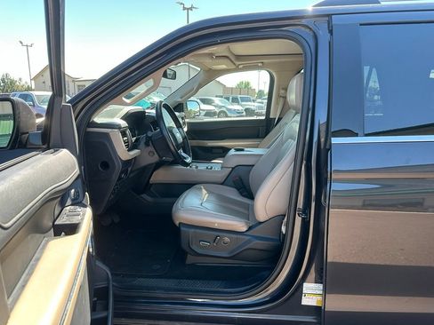 Used 2024 Ford Expedition Limited AWD/4WD image 10