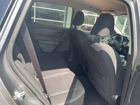 Used 2024 Nissan Rogue S image 11