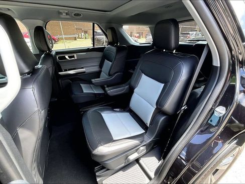 Certified 2024 Ford Explorer XLT w/ Equipment Group 202A AWD/4WD image 25
