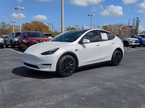 Used 2023 Tesla Model Y Long Range image 2