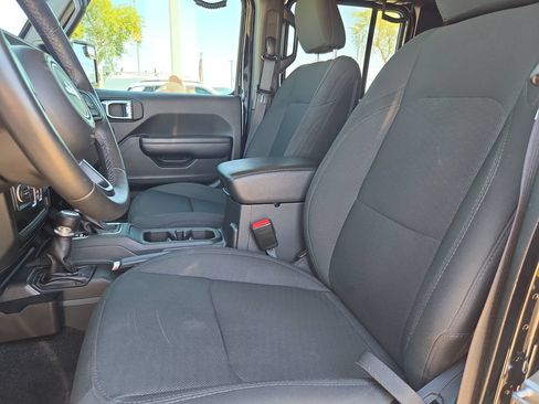 Used 2021 Jeep Gladiator Sport AWD/4WD image 14