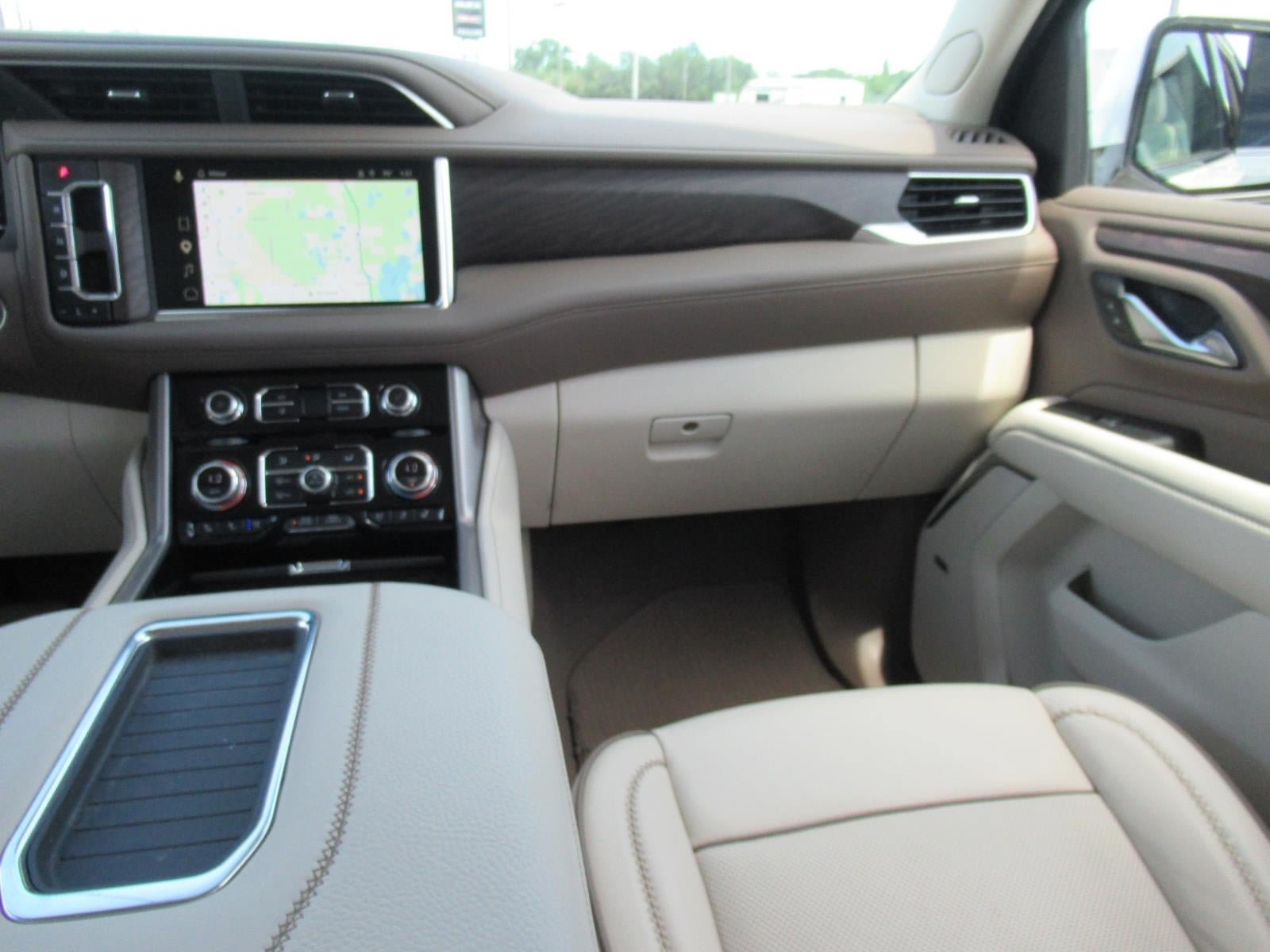 Used 2024 GMC Yukon XL Denali RWD image 14