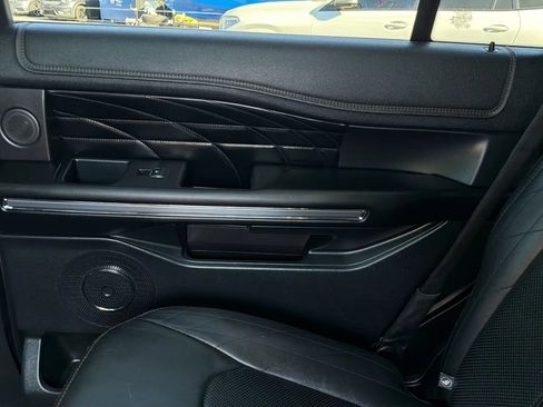 Used 2018 Ford Expedition Platinum AWD/4WD image 37
