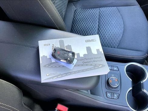 Used 2019 GMC Terrain SLE w/ Driver Convenience Package AWD/4WD image 12