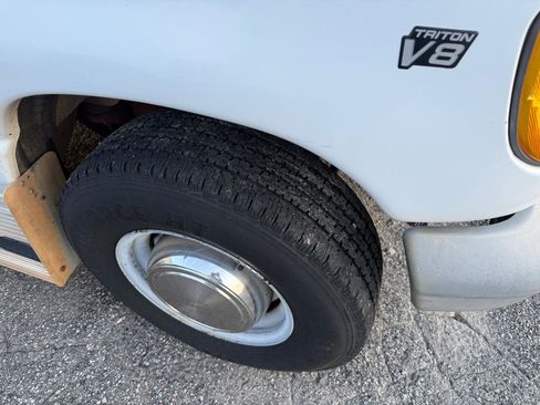 Used 1998 Ford E-350 and Econoline 350 Club Wagon image 20