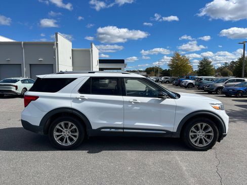 Used 2021 Ford Explorer Limited w/ Equipment Group 301A image 10