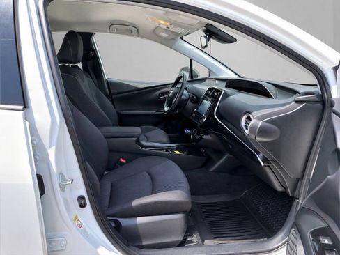 Used 2021 Toyota Prius Prime LE FWD image 13
