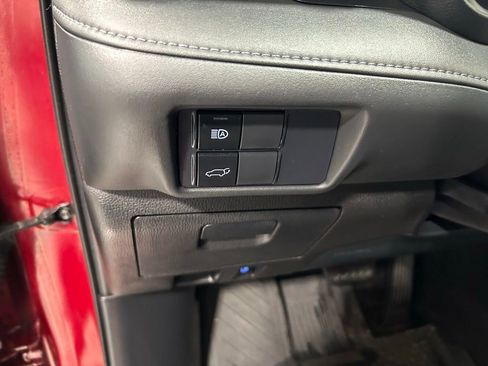 Used 2021 Toyota Highlander XSE AWD/4WD image 12