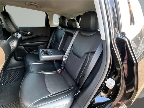 Used 2019 Jeep Compass Latitude w/ Popular Equipment Group AWD/4WD image 17
